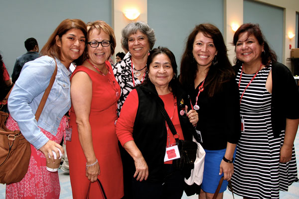 Maria Elena Durazo joins UNITE HERE women at the Union's 2014 convention